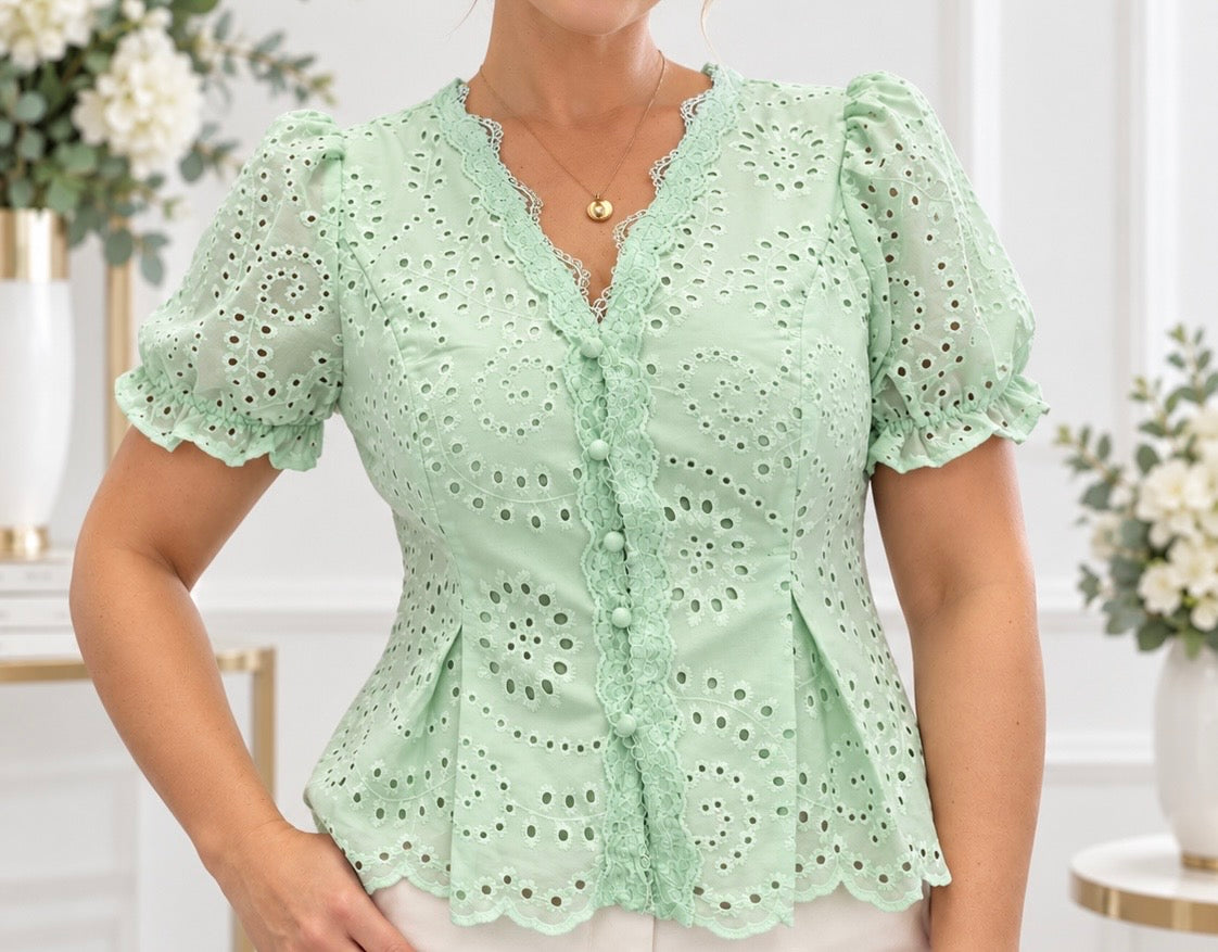 Dahlia green broderie anglaise top – Kleur & Co.