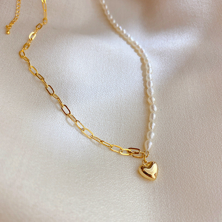 Amélie pearl heart necklace product image