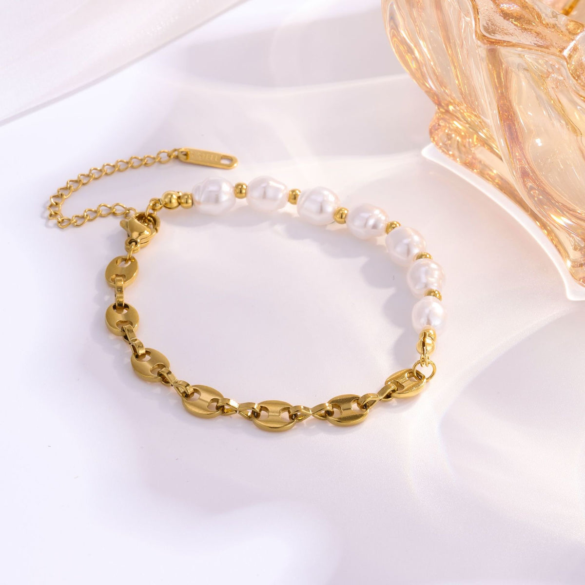 Noelle pearl bracelet with gold-tone chain