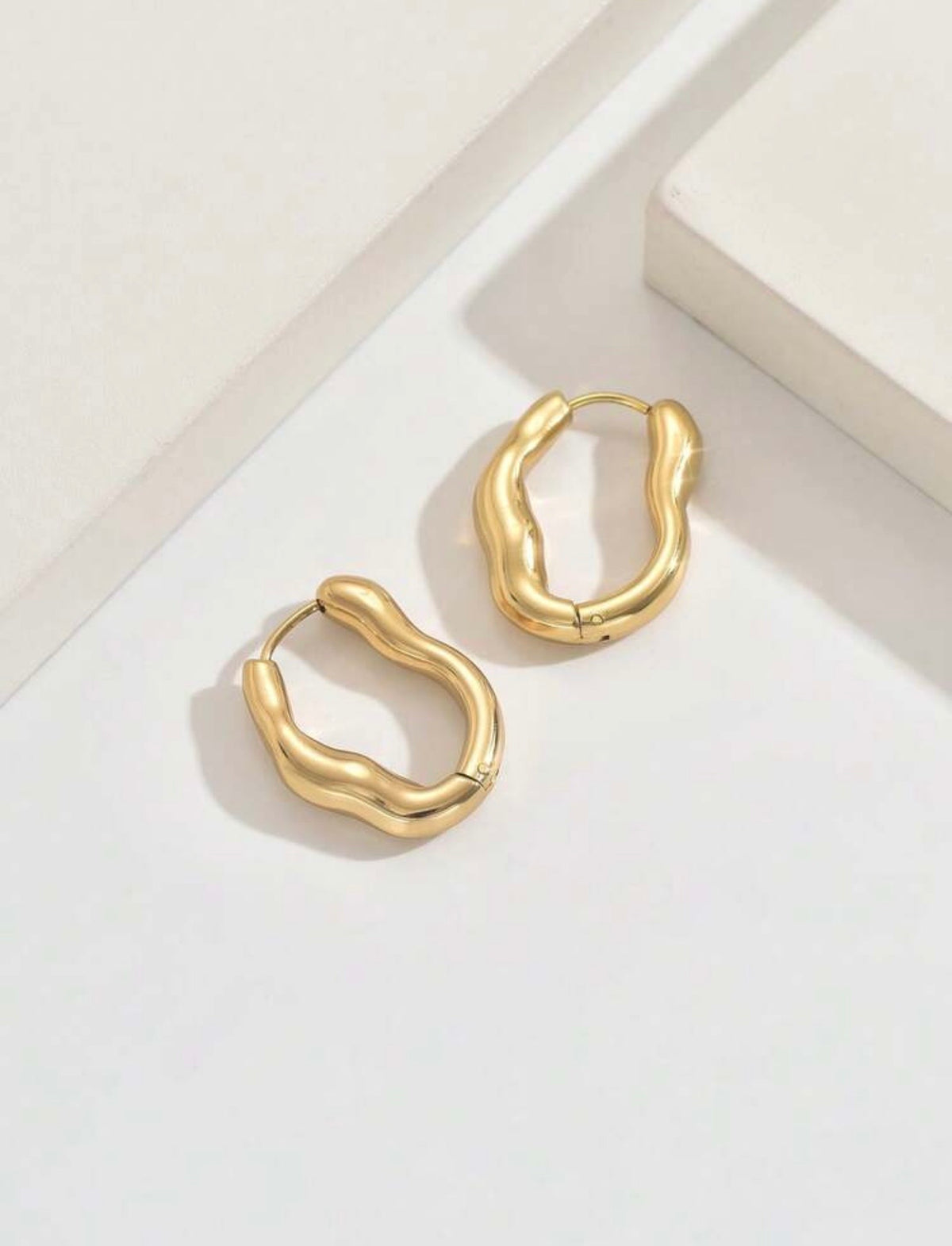 Solène Sculpted Hoop Earrings – gold-tone stainless steel irregular hoops
